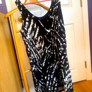 Black and white sleeveless dress from J Valdi sz M